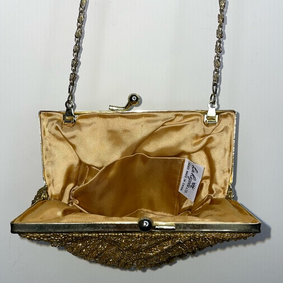 Vintage 50-60’s La Regale Golden Beaded Clutch Kiss Lock Clam Shell Evening Bag. - Picture 3 of 9